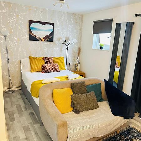 Studio Apartment In London, Bethnal Green Eksteriør billede