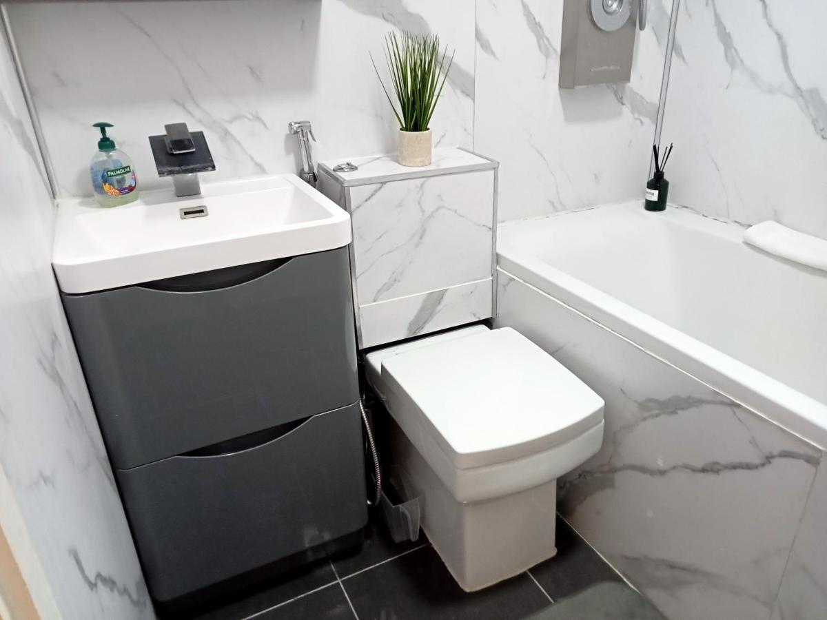 Studio Apartment In London, Bethnal Green Eksteriør billede