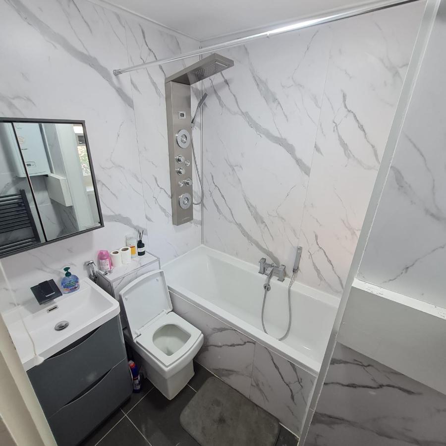 Studio Apartment In London, Bethnal Green Eksteriør billede