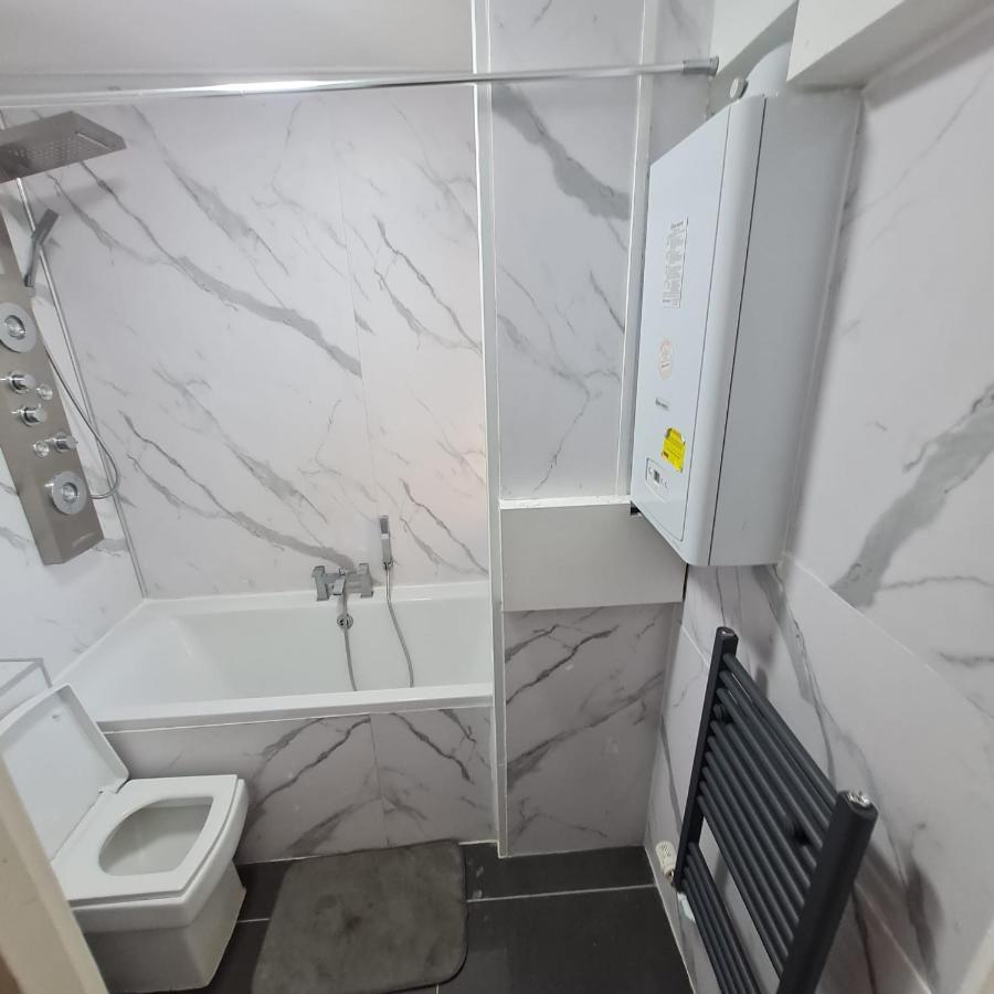 Studio Apartment In London, Bethnal Green Eksteriør billede