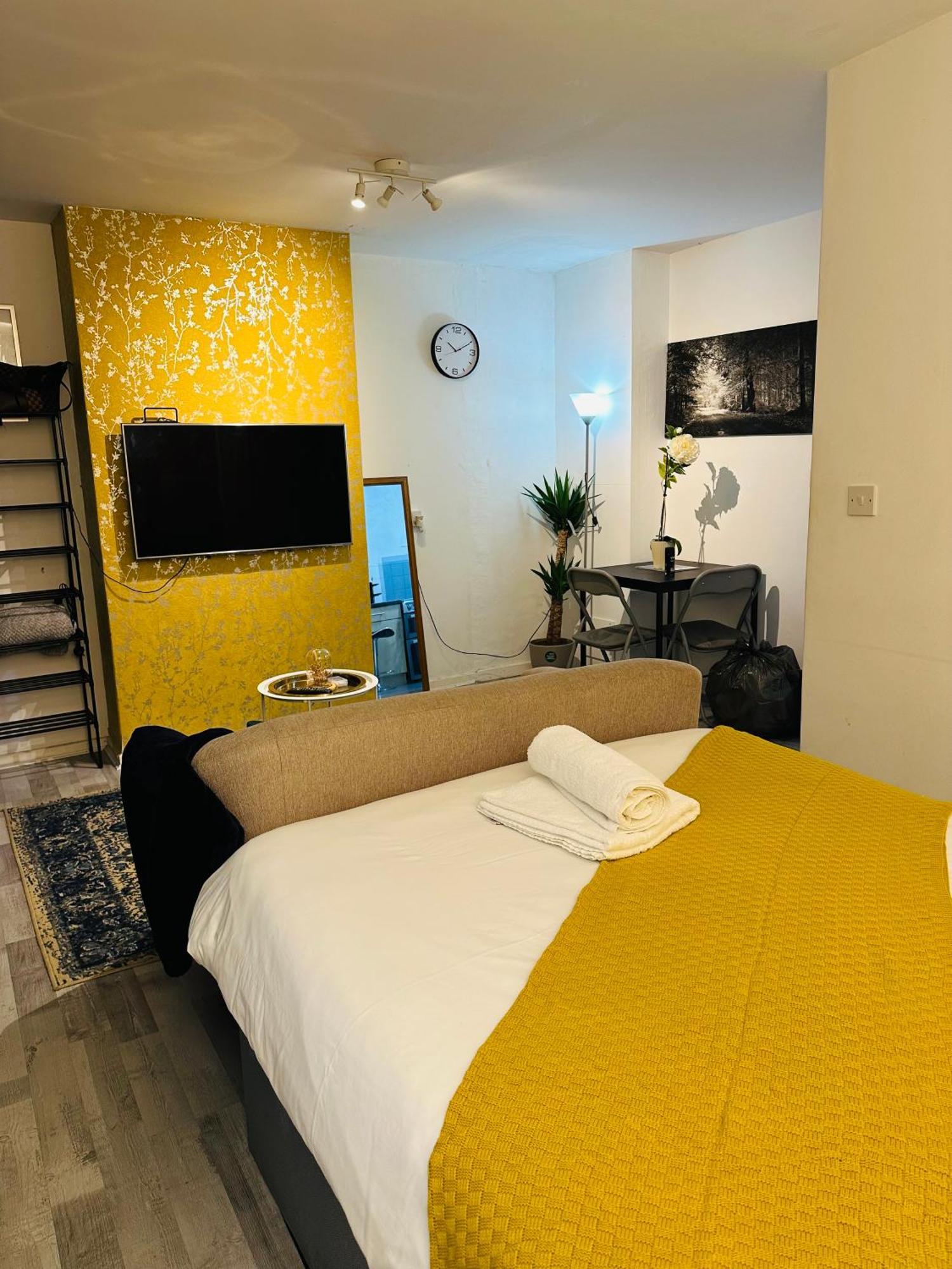 Studio Apartment In London, Bethnal Green Eksteriør billede