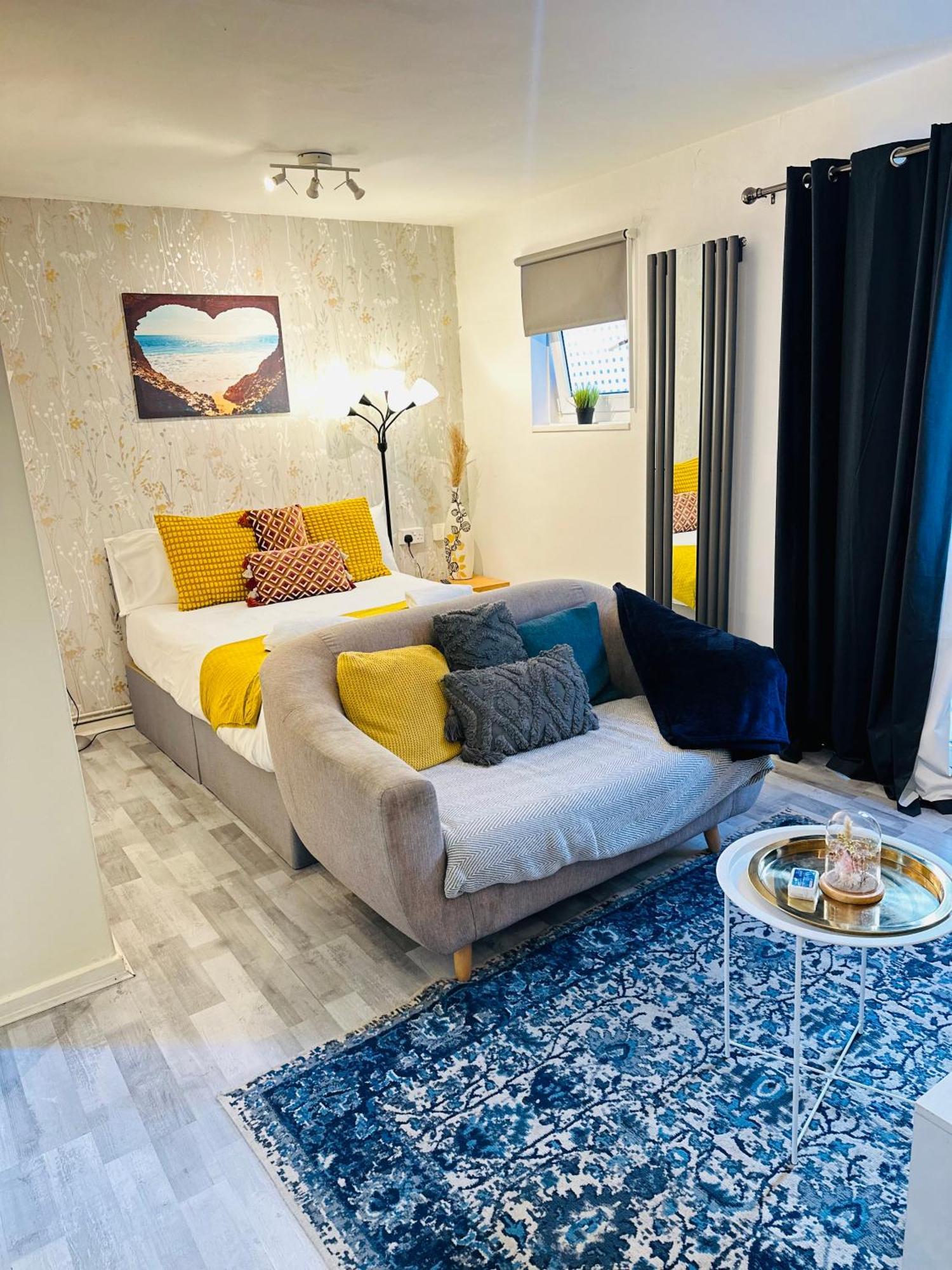 Studio Apartment In London, Bethnal Green Eksteriør billede