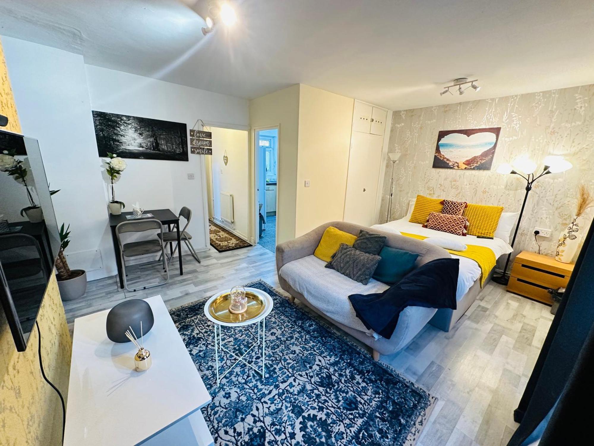 Studio Apartment In London, Bethnal Green Eksteriør billede